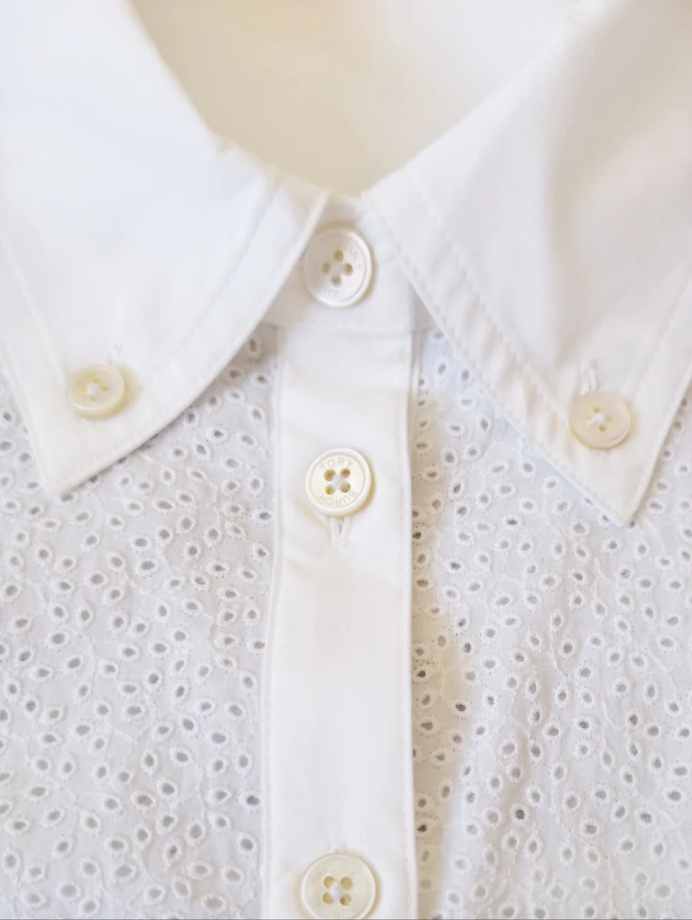 Tory Burch Cream & White Eyelet Lace Femine Button-Up Blouse Romantic Size 6
